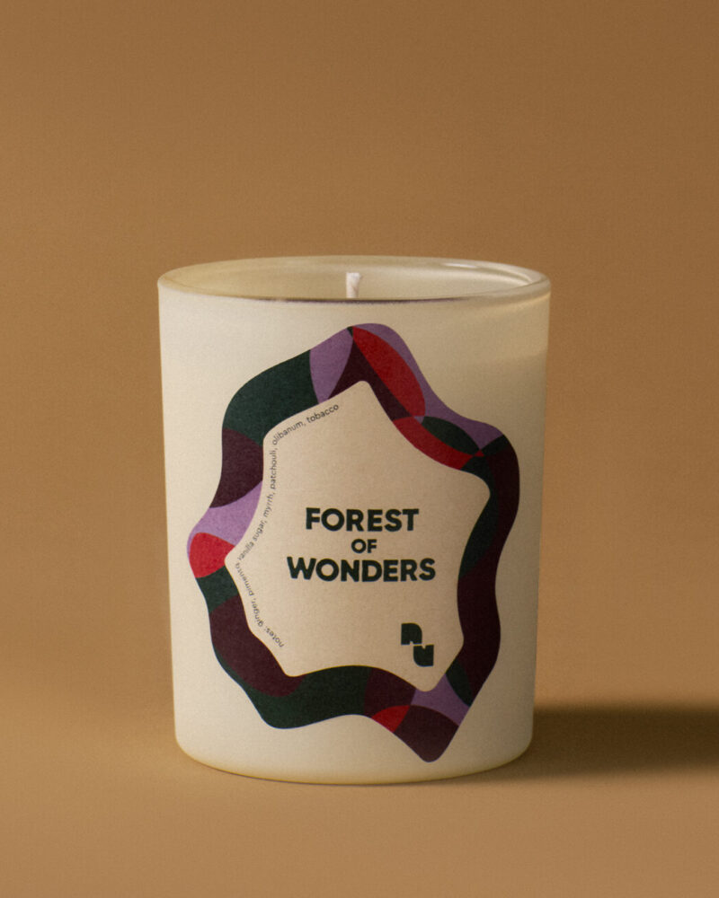 forest of wonders świeca sojowa z autorskim dekorem