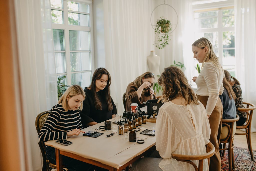 warsztaty tworzenia świec dla firm